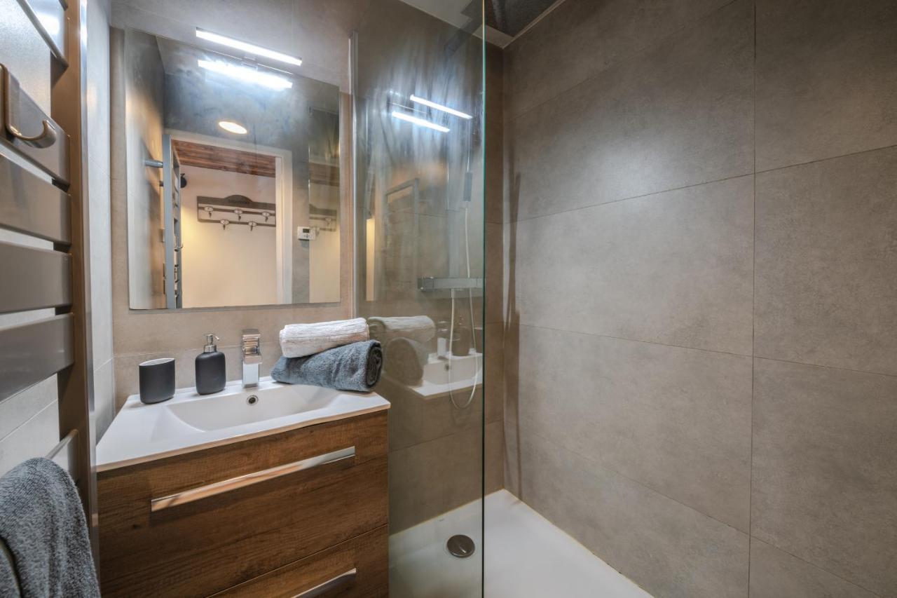 2 Avec Balcon Et Parking Apartment